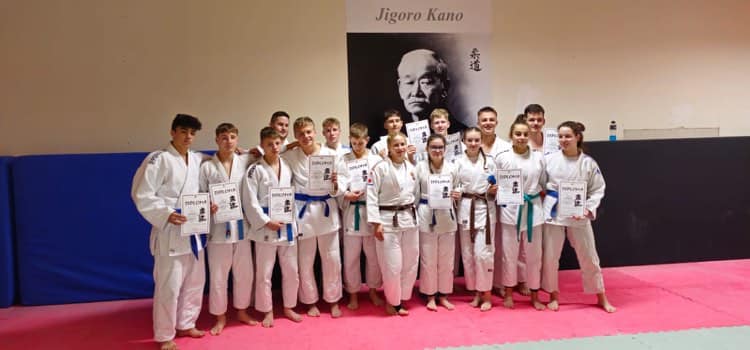 A pénteki nap az övvizsgáról szólt a Tatabányai Sport Club judósainál