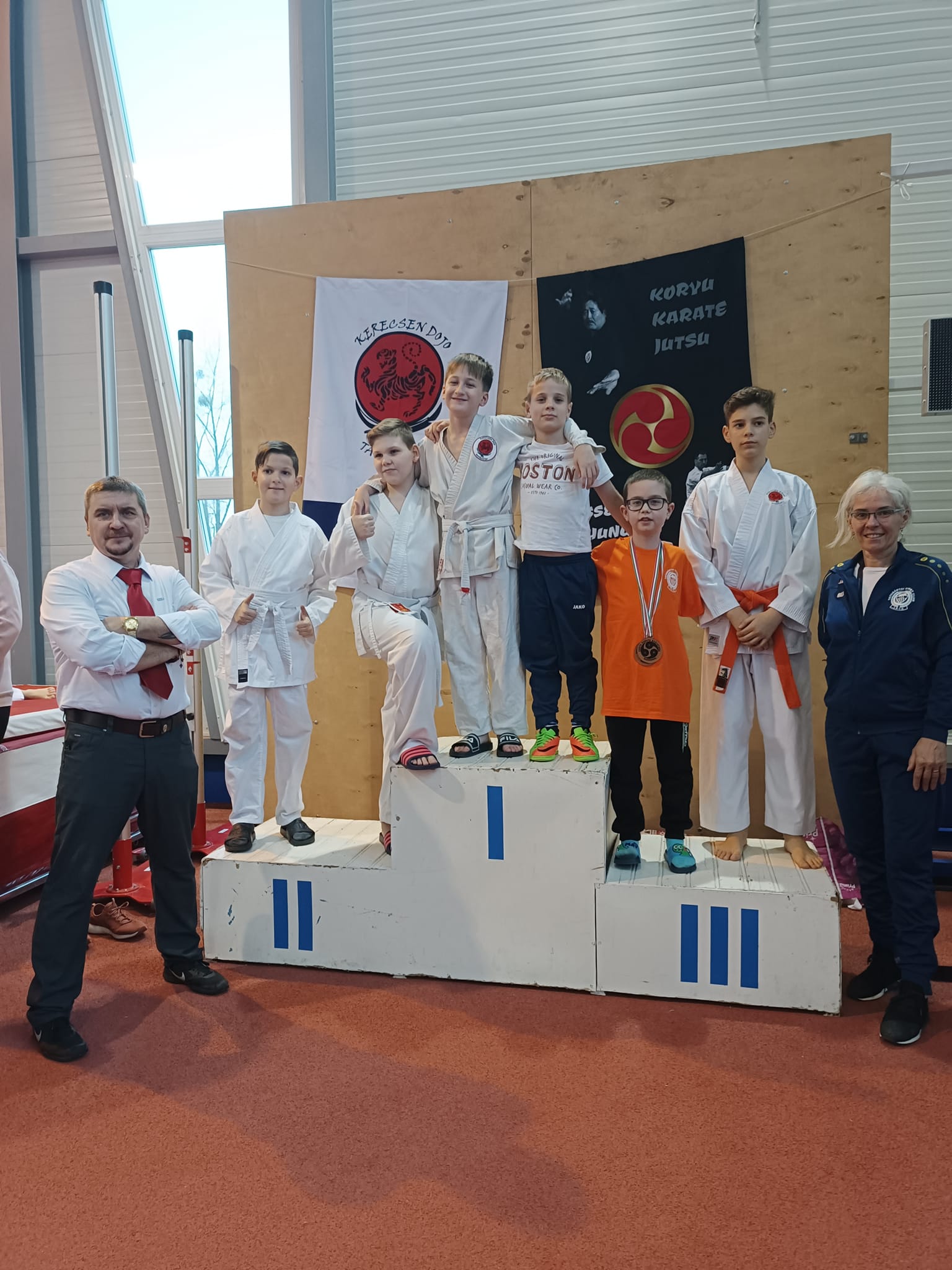 Csaknem kétszázan versenyeztek a TSC karate szakosztályának eseményén 318781629_439051768443209_8989854762129028200_n.jpg